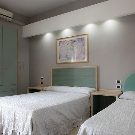 Maximo Hotel Тиволи Стая снимка