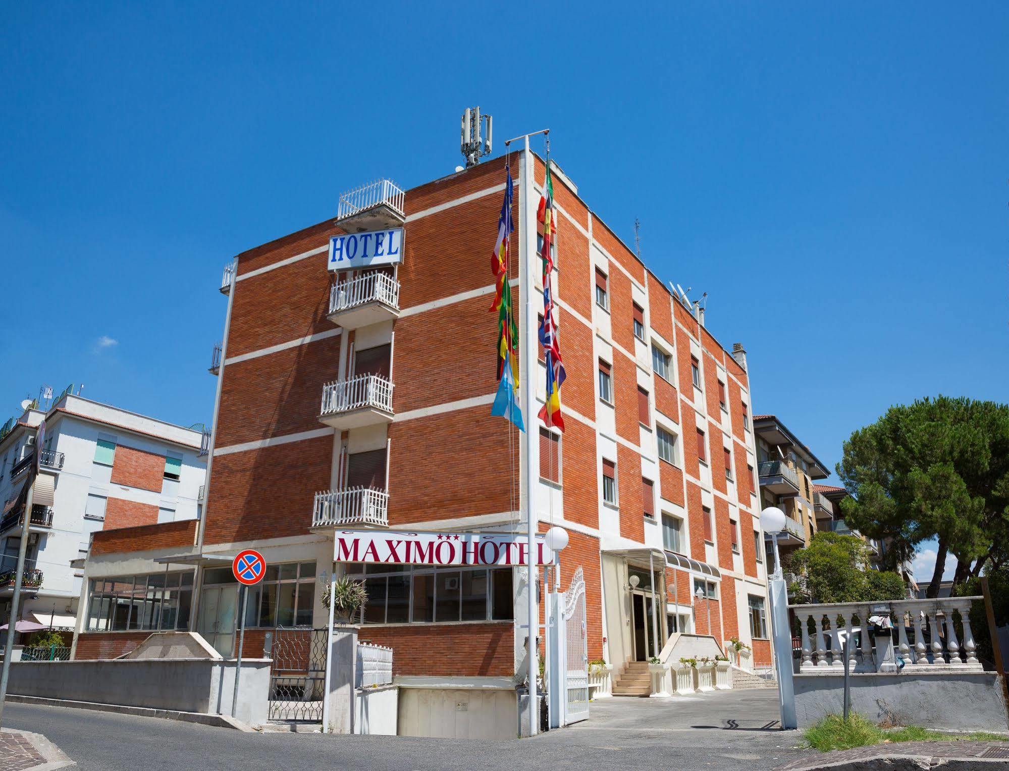 Maximo Hotel Тиволи Екстериор снимка