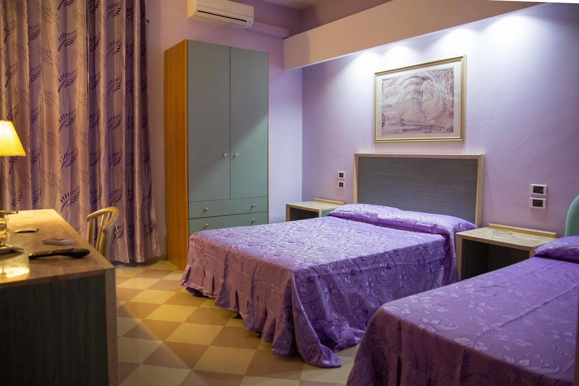 Maximo Hotel Тиволи Екстериор снимка